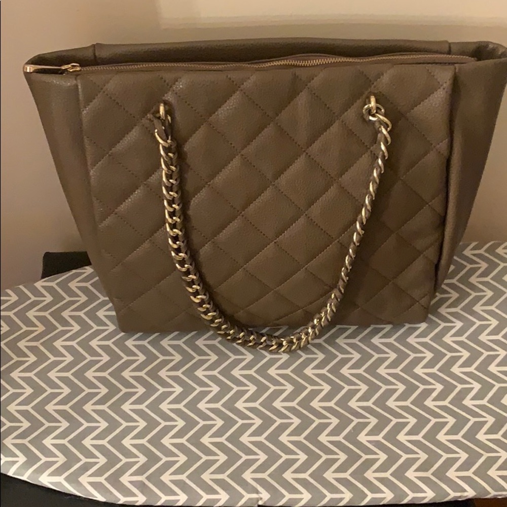Purse - Picture 1 of 1